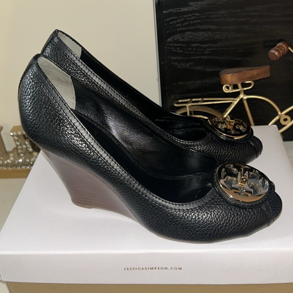 Tory Burch Black Peep Toe Pumps - Picture 4 of 11